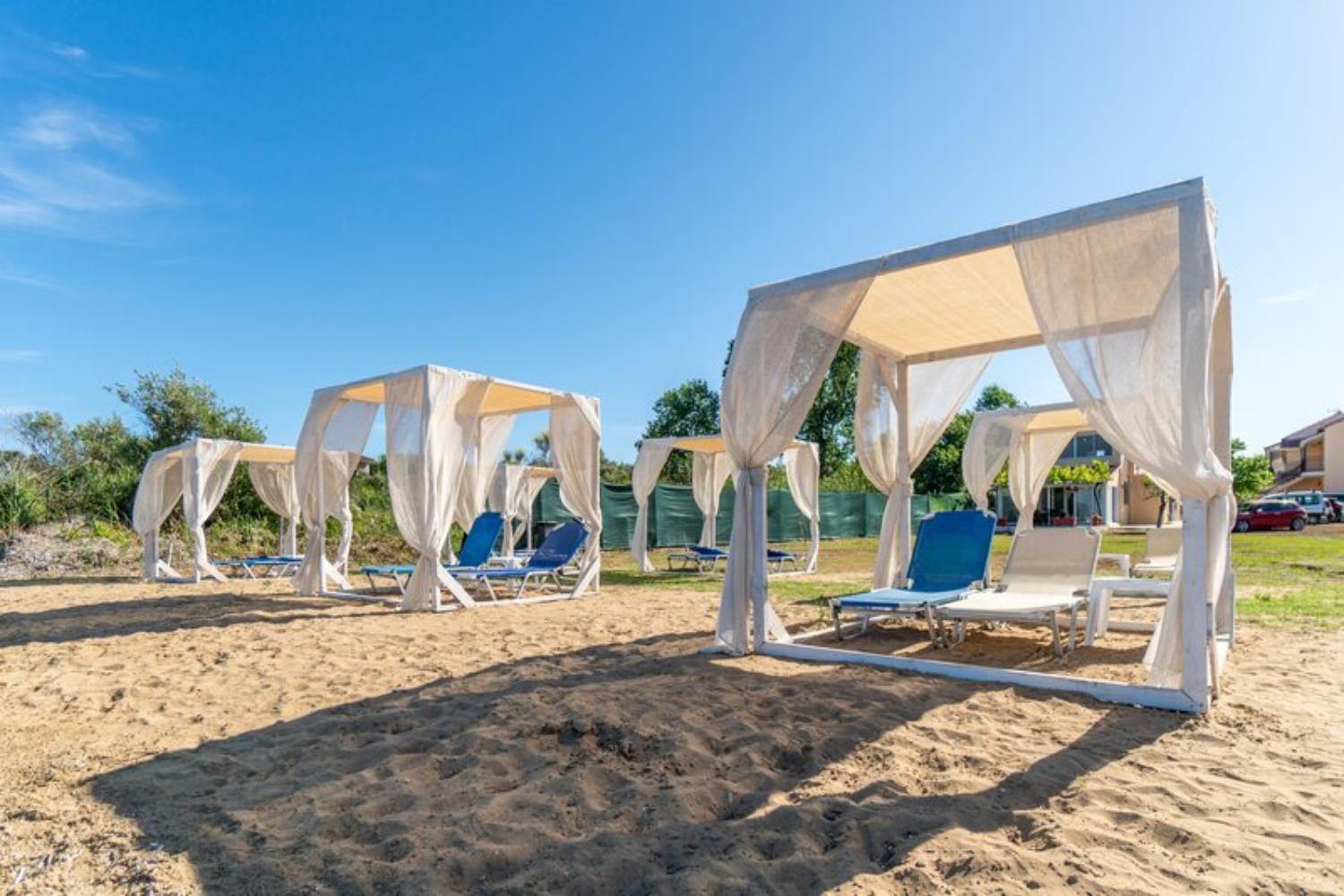 Tiara Holidays - Saint Peter Bay ležaljke na plaži